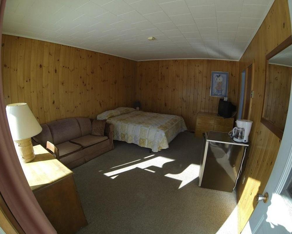 Motel Le Fleuron Saint-Donat-de-Montcalm Bagian luar foto