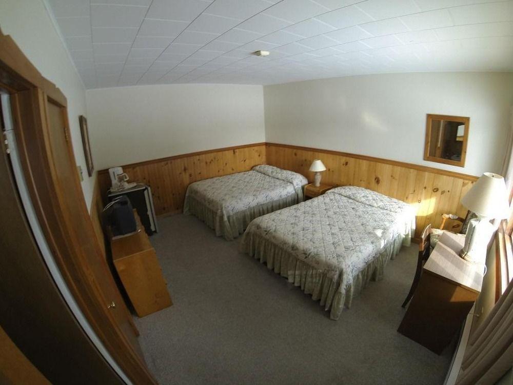 Motel Le Fleuron Saint-Donat-de-Montcalm Bagian luar foto