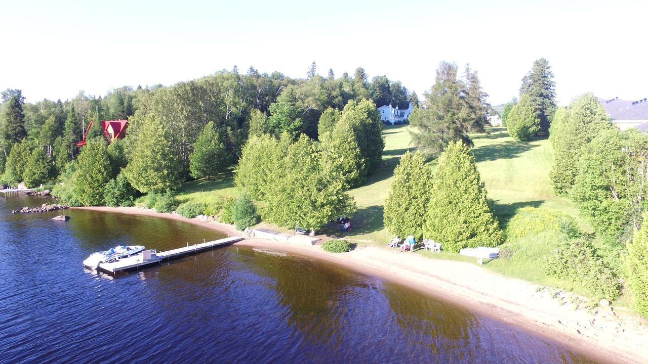 Motel Le Fleuron Saint-Donat-de-Montcalm Bagian luar foto