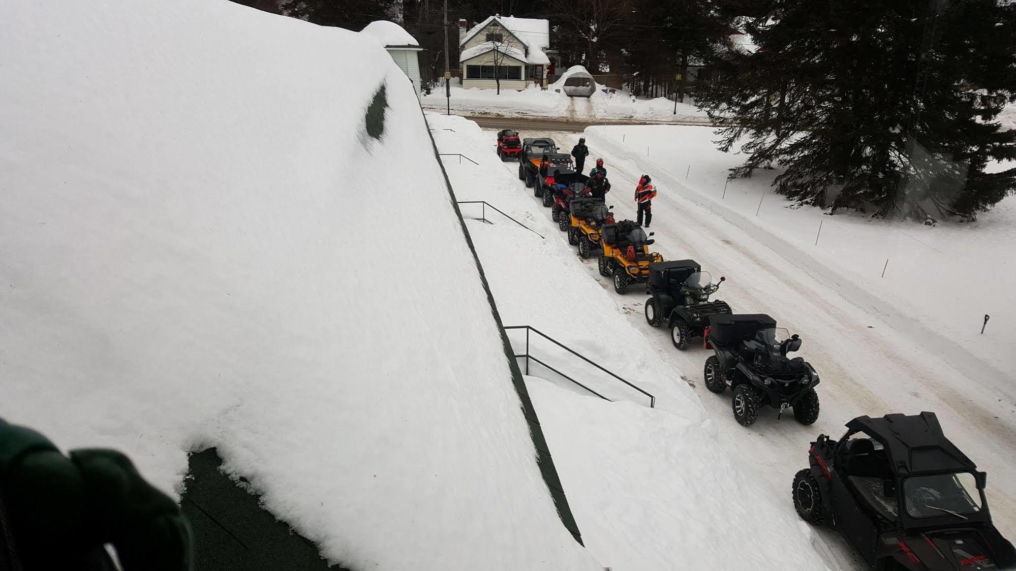 Motel Le Fleuron Saint-Donat-de-Montcalm Bagian luar foto