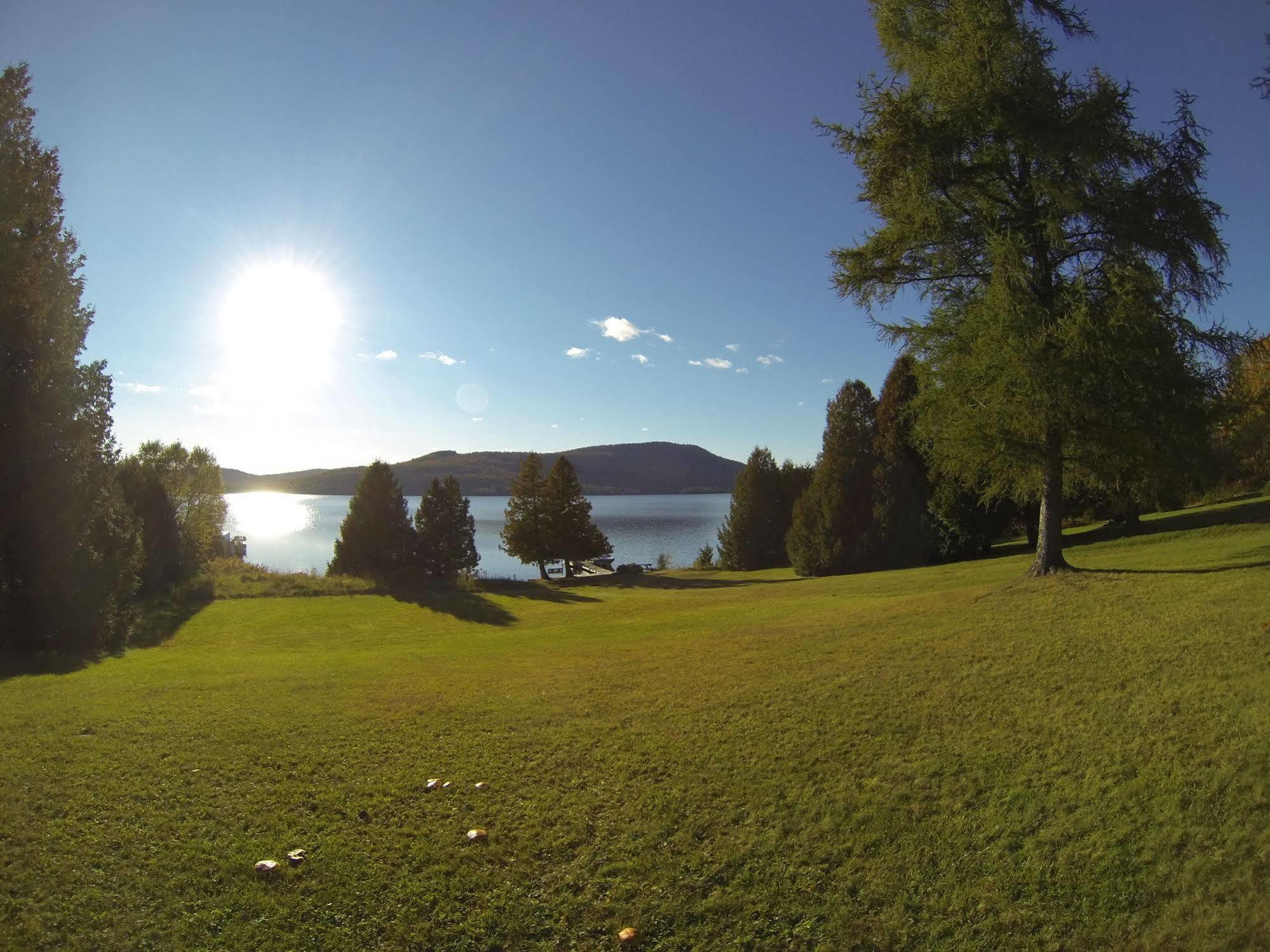 Motel Le Fleuron Saint-Donat-de-Montcalm Bagian luar foto